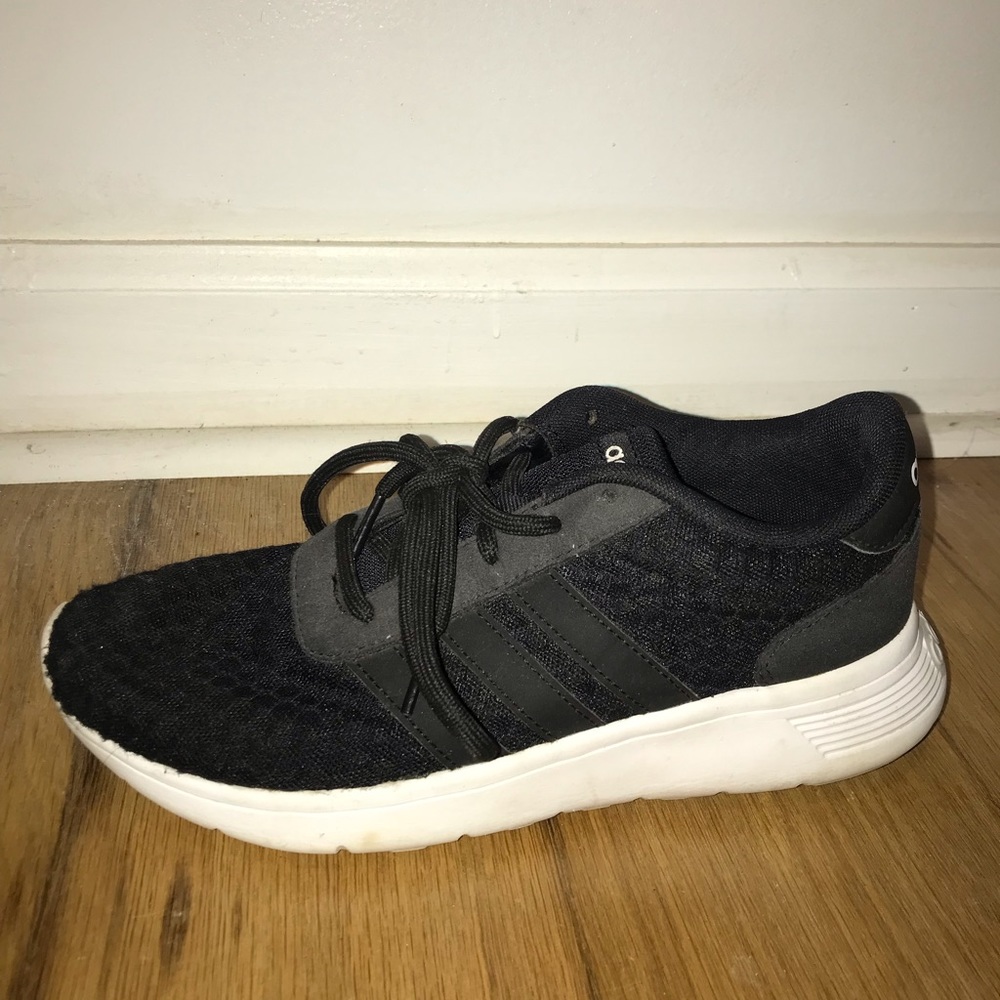 Black adidas tennis shoes